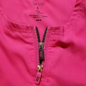 Koi Lite scrub set